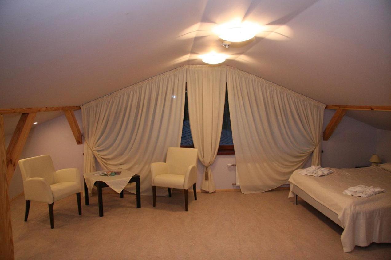 Room In Bb - Valensija - Suite For Two In Nice Hotel Jurmala Bagian luar foto