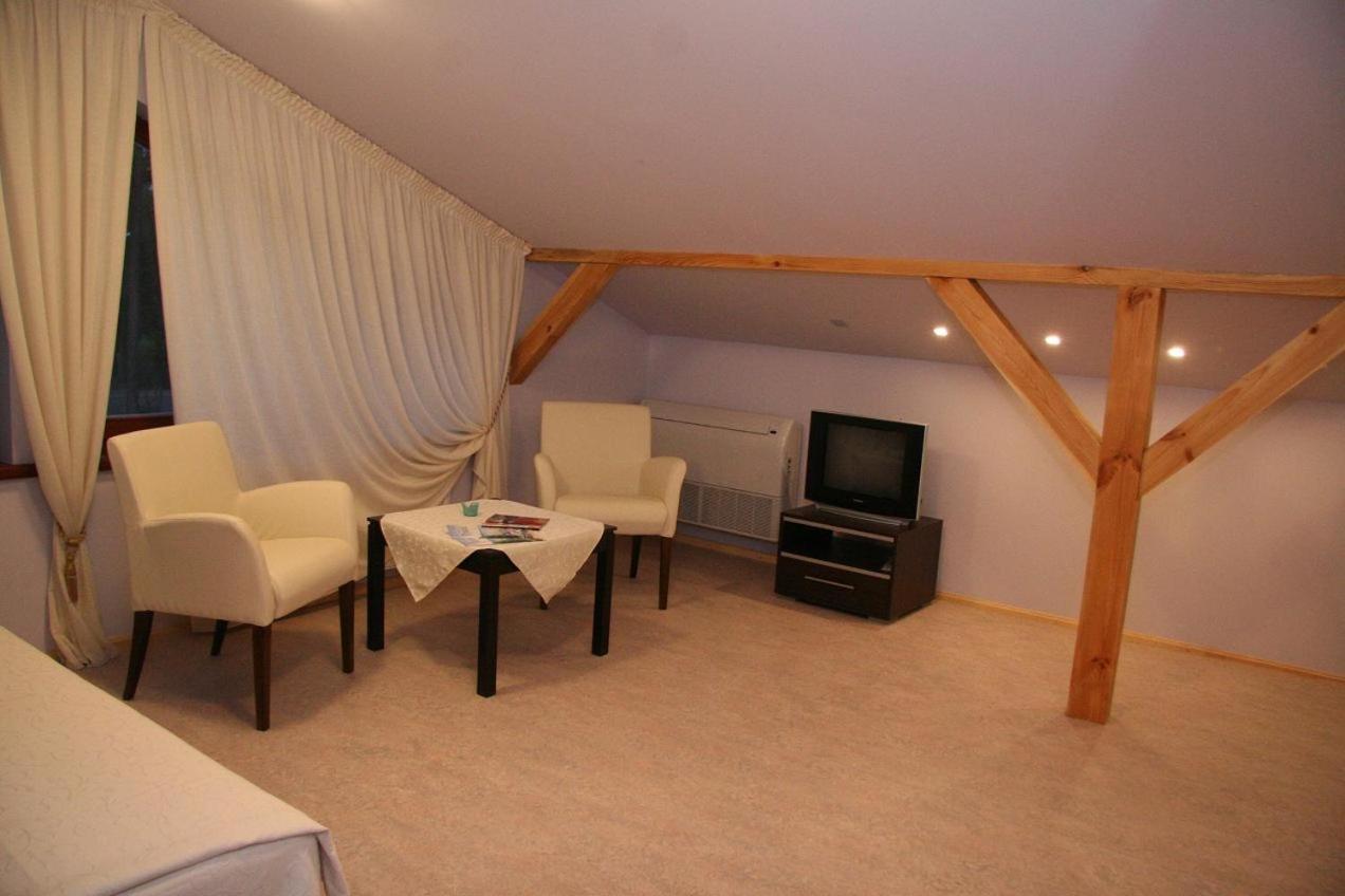 Room In Bb - Valensija - Suite For Two In Nice Hotel Jurmala Bagian luar foto