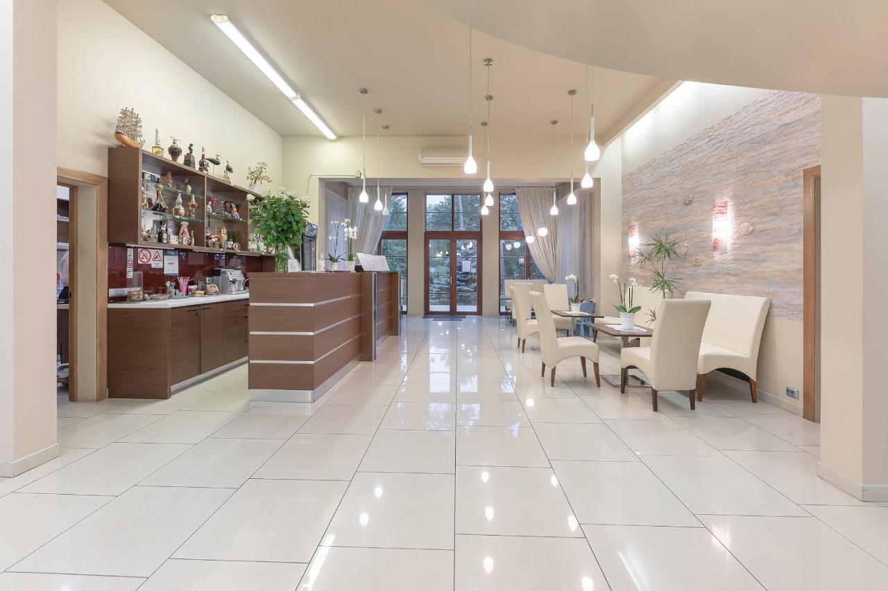 Room In Bb - Valensija - Suite For Two In Nice Hotel Jurmala Bagian luar foto