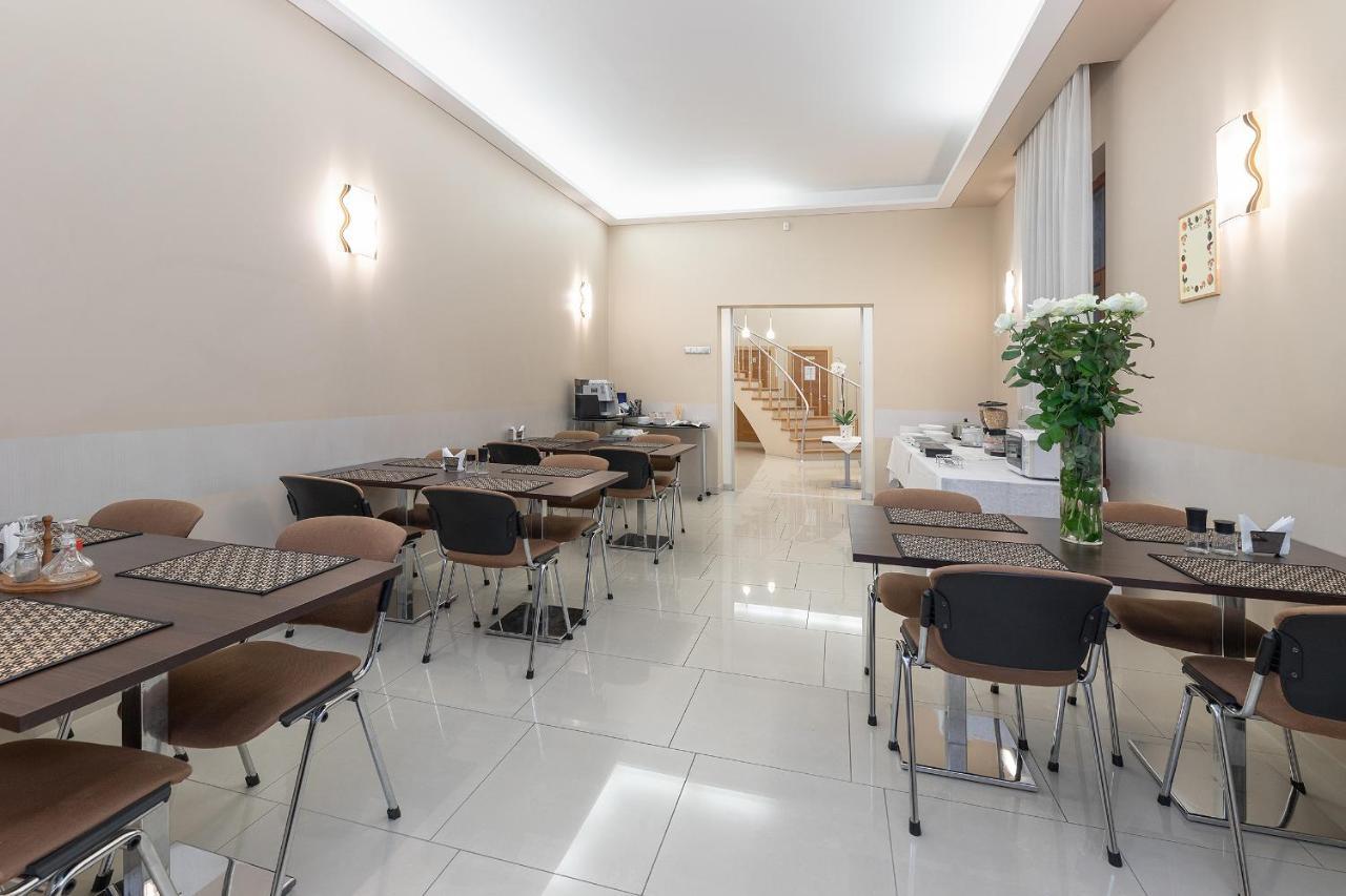 Room In Bb - Valensija - Suite For Two In Nice Hotel Jurmala Bagian luar foto